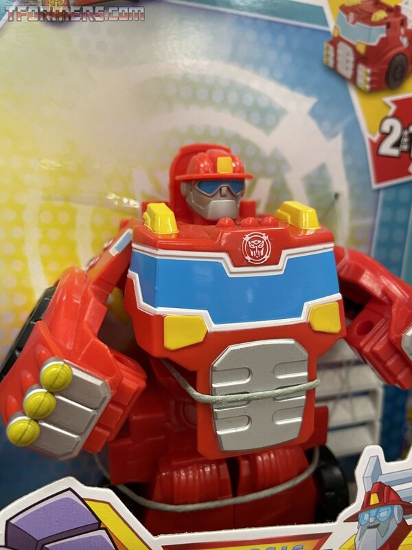 Rescue Bots Academy Classic Heroes Team Wave 2 Heatwave & Chase  (3 of 10)